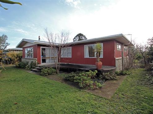 6 Sutton Avenue, Clive
