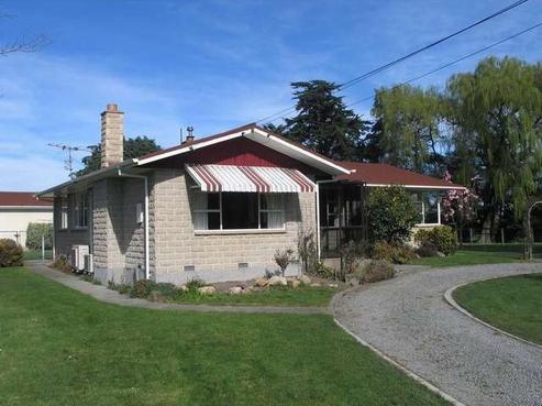 299 Collins Road, Lincoln
