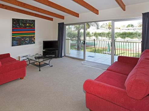 16/415 Port Road, Whangamata