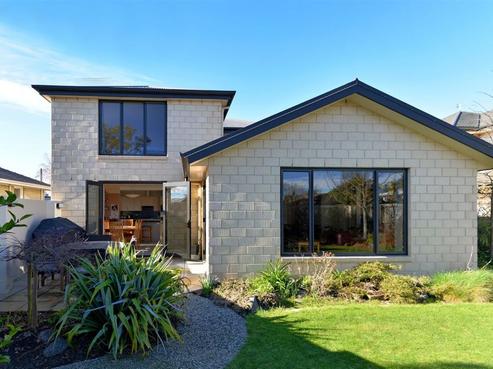 12 Hampton Place, Burnside