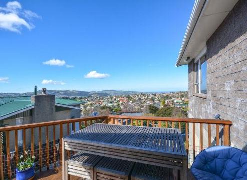 15 Larkins Street, Helensburgh