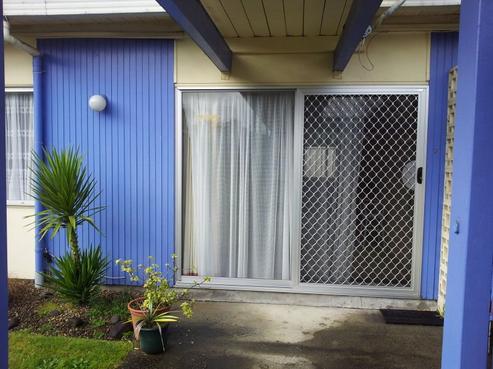 100 River Road, Hamilton East