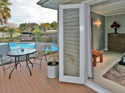 1107 Cunningham Crescent, Mayfair