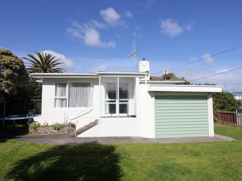 100 Karaka Street, Castlecliff