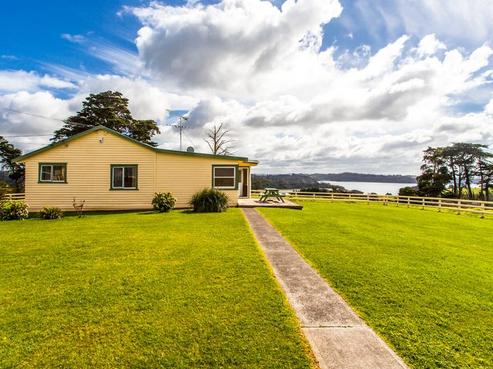 175 Vaughans Road, Okura