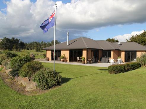 77D Malone Road, Poroti