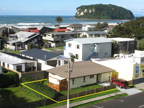 324 Ocean Road, Whangamata