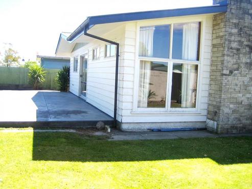 20 Henley Crescent, Pirimai