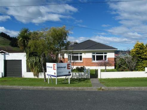 16 Blackman Avenue, Sawyers Bay