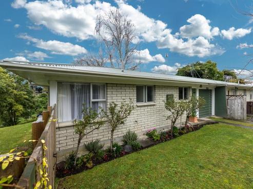 27 Carlson Crescent, Silverdale