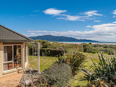 17 Takahe Drive, Paraparaumu Beach