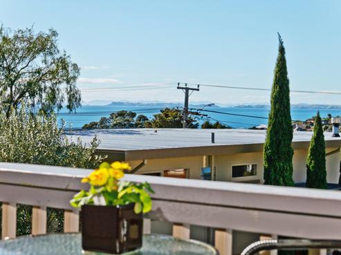11A Kiteroa Terrace, Rothesay Bay