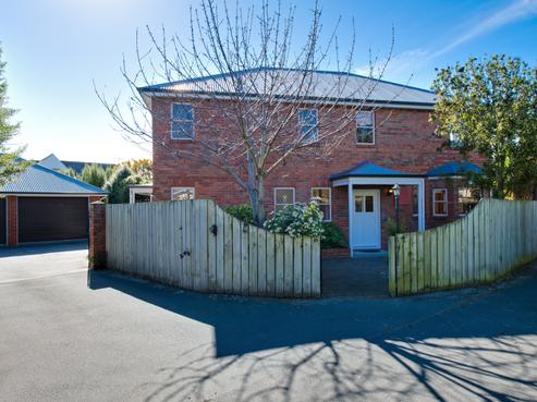 33 Main Road, Redcliffs