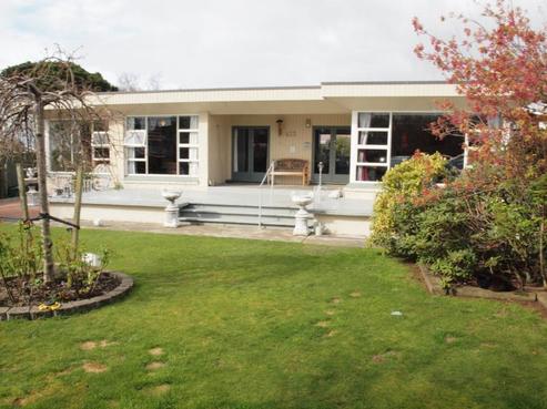 613 Tay Street, Hawthorndale