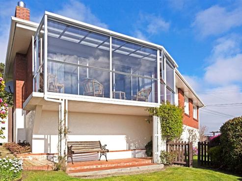 135 Larnach Road, Vauxhall