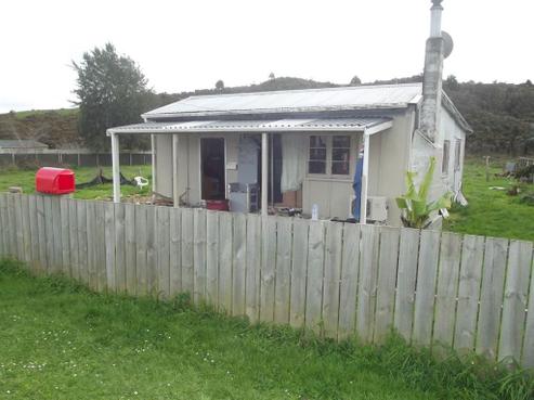 75 Valley Road, Hikurangi
