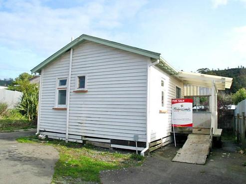 10 Young Grove, Stokes Valley