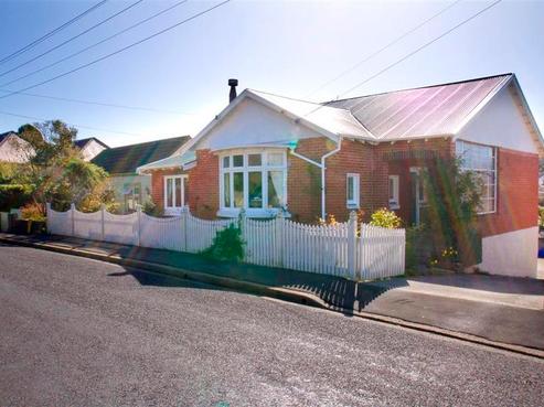 9 Cooper Street, Mornington