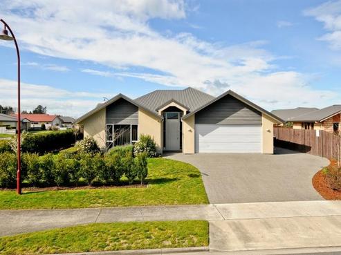 12 Coleraine Drive, Rototuna