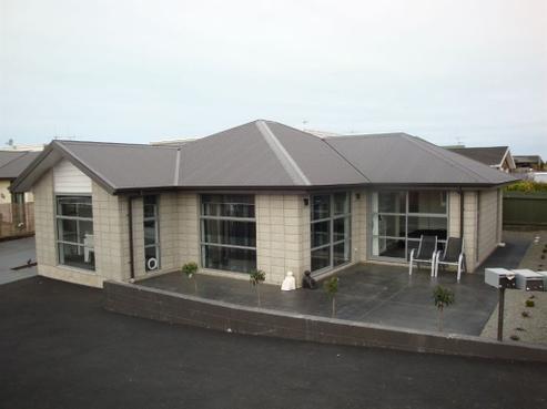 97 Avenue Road, West End