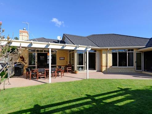 12 Nielsen Gardens, Rototuna