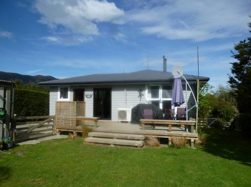 18 Cambridge Street, Tapanui