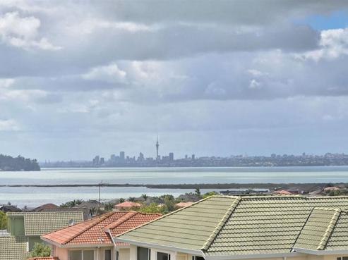 32 Whiting Grove, West Harbour