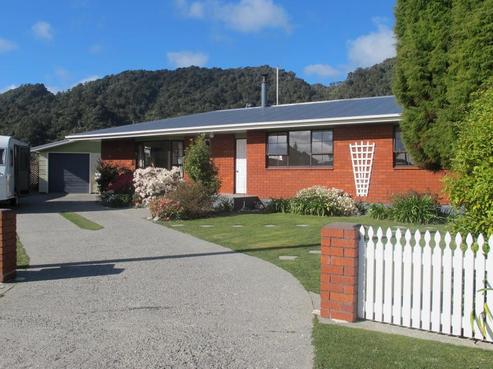 5 Mitchell Place, Cobden
