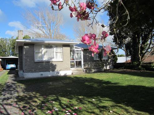 46 Bruce Avenue, Glenview