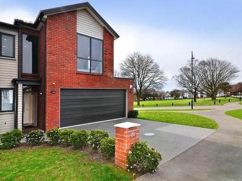 22 Linden Grove Avenue, Middleton