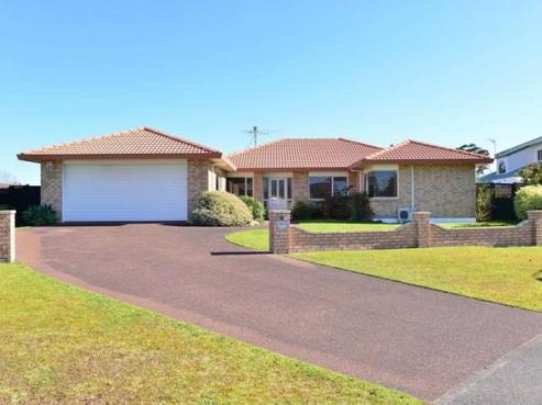 8 Settlers Grove, Orewa