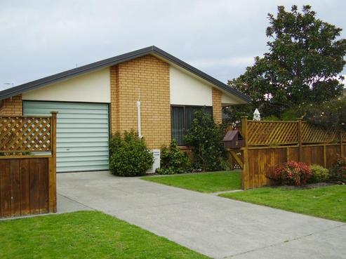 2 Tait Drive, Pirimai