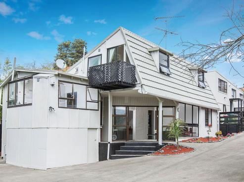 2/70 Tautari Street, Orakei