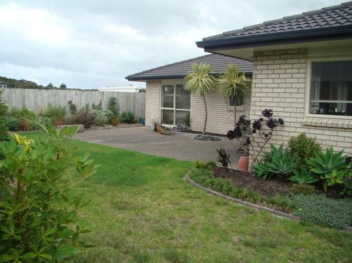65 Ata-mahina Way, Ruakaka