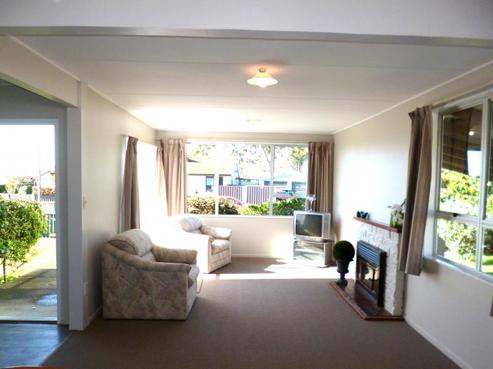 2/8 Ardrossan Avenue, Flaxmere