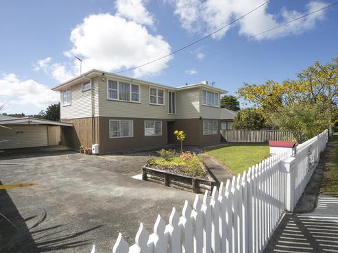 9 Kaurilands Road, Titirangi