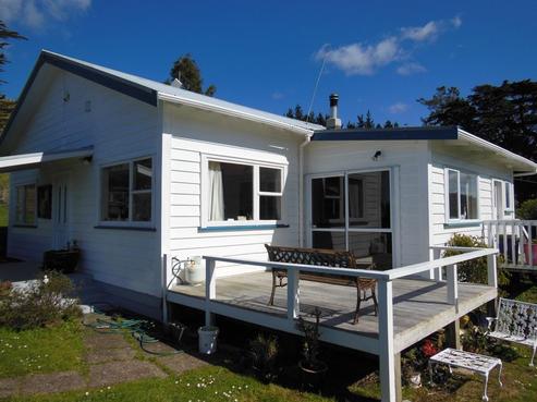 1391 Russell Road, Oakura Coast
