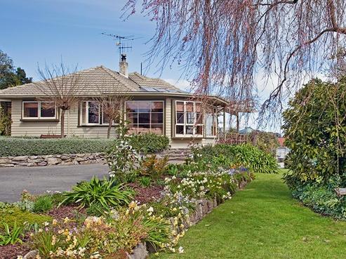 6 Surrey Road, Richmond