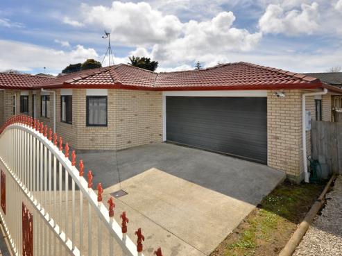71 Robert Skelton Place, Clendon Park