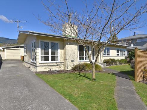 31 Kipling Crescent, Stoke