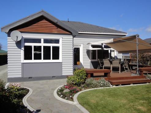 44 Maltby Avenue, West End