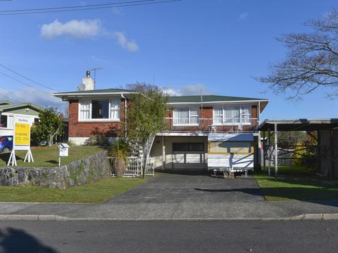 24 Mount View Drive, Mangakakahi