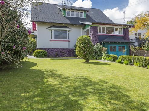 18 Douglas Avenue, Mount Albert