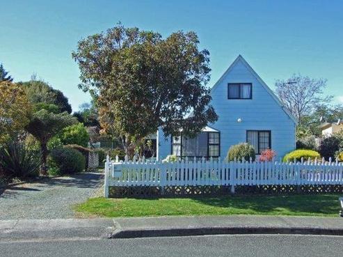 18 Feary Crescent, Takaka