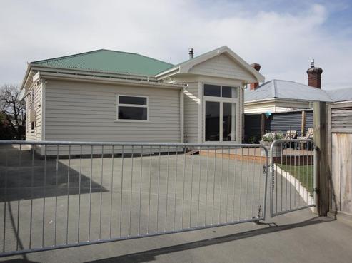 43 Avenue Road, West End