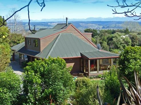 7 Faraday Rise, Richmond