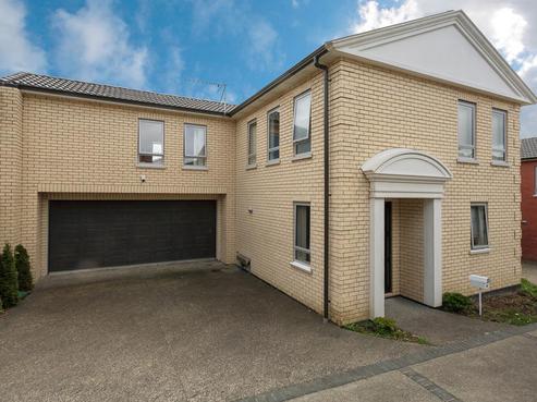 16 Andersons Road, Oteha