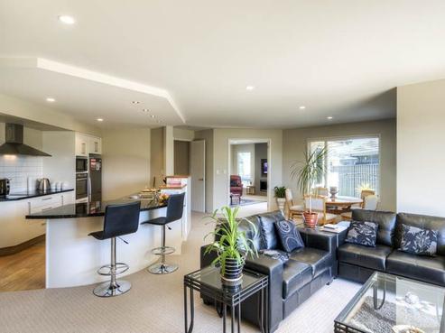 7 Lewis Way, Poraiti