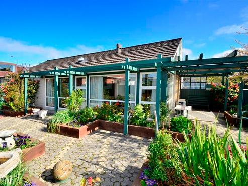219 Highgate, Roslyn