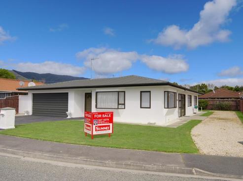 31 Vining Crescent, Stoke